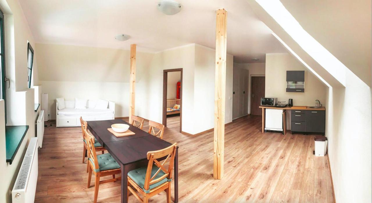 Kozakov Apartmany - Druhe Patro Tatobity エクステリア 写真
